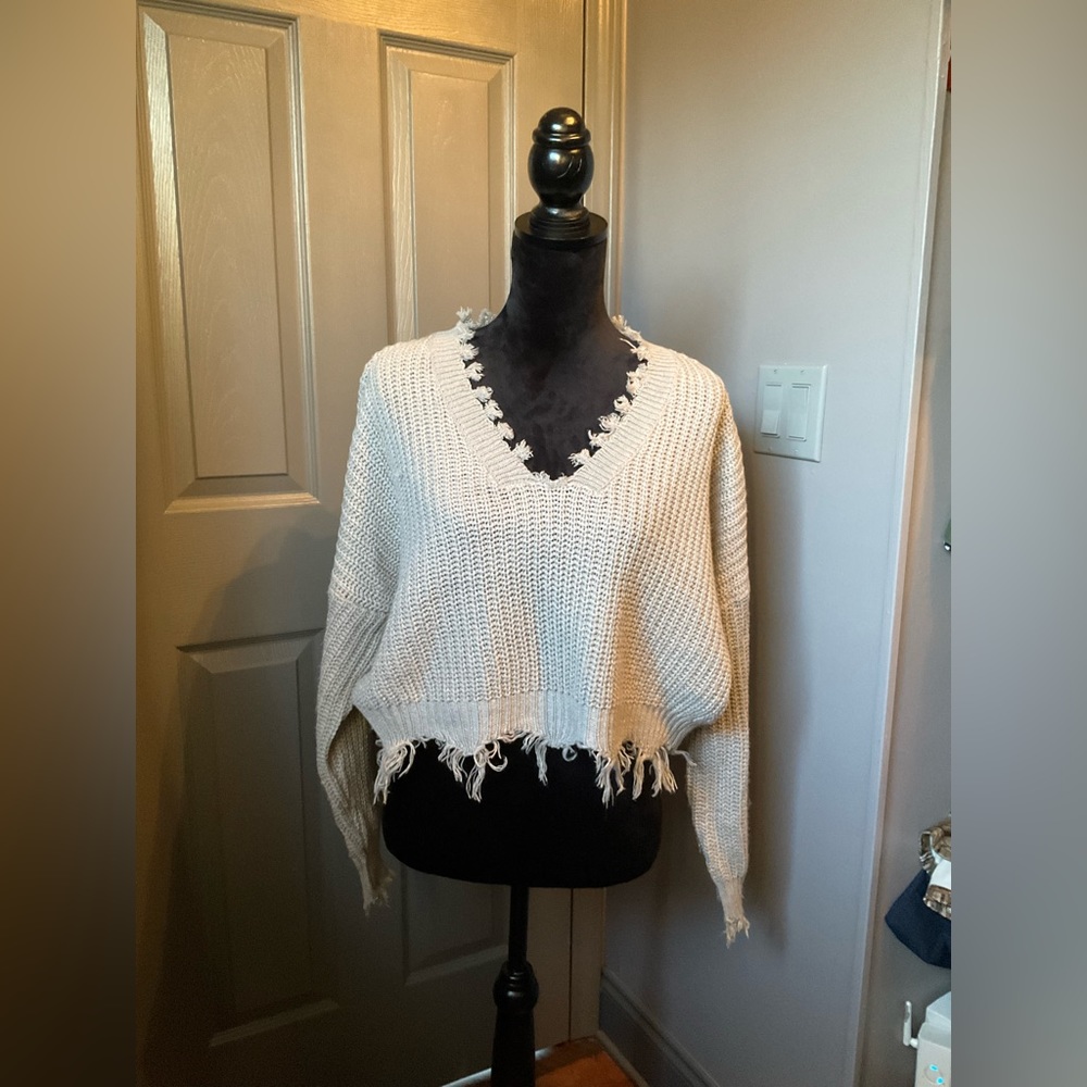 Zaful medium distressed gray Vee neck sweater - Picture 2 of 4